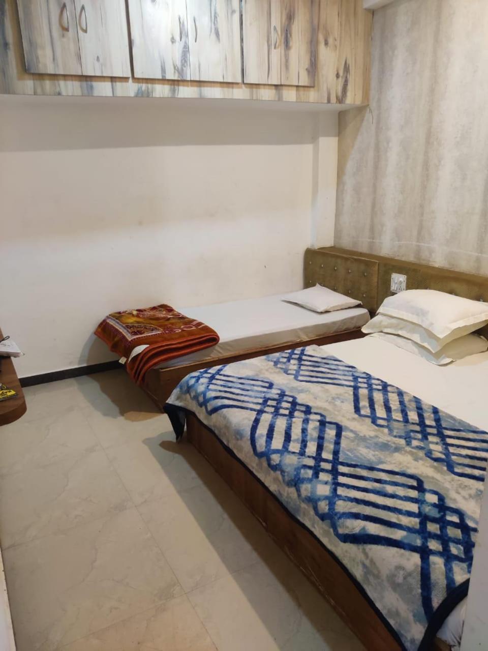 Hotel Amritam Inn 乌贾因 外观 照片