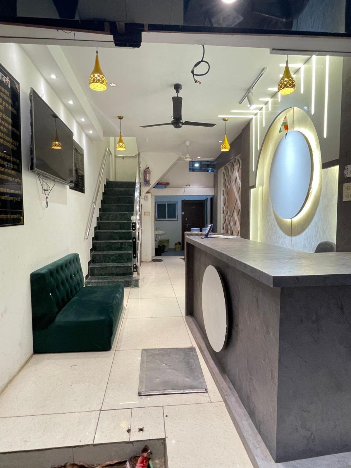 Hotel Amritam Inn 乌贾因 外观 照片
