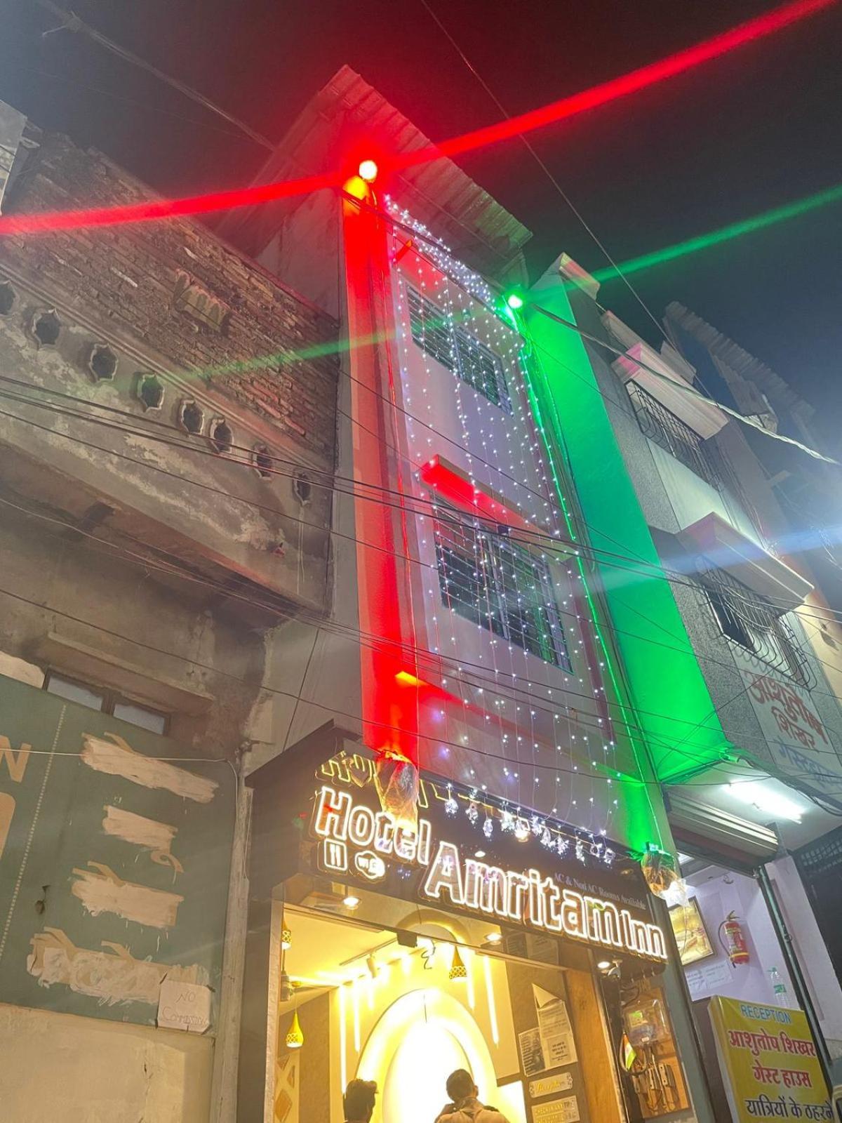 Hotel Amritam Inn 乌贾因 外观 照片